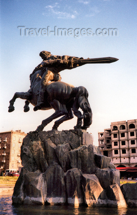 armenia21: Armenia -  Yerevan: Sasuntsi Davit monument (railway station square - sculptor Yervand Kochar - photo by M.Torres - (c) Travel-Images.com - Stock Photography agency - Image Bank