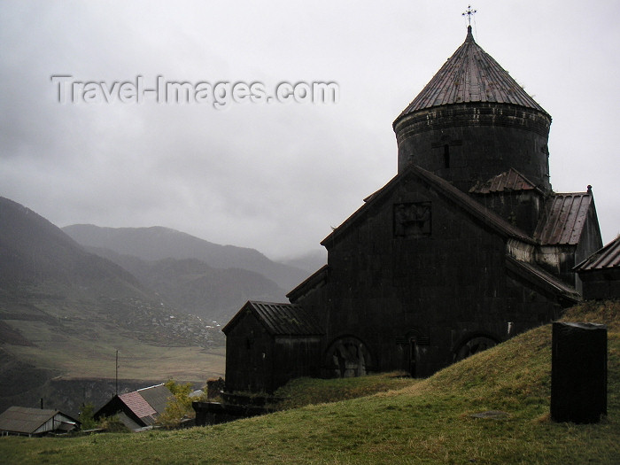 armenia77: Armenia - Debed Canyon - Tumanian region - northern Armenia: Church in Haghpat monastery - Unesco world heritage site (photo by A.Kilroy) - (c) Travel-Images.com - Stock Photography agency - Image Bank