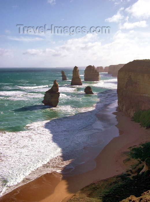 australia171: Australia - Twelve Apostoles - Great Ocean Road (Victoria) - photo by Luca Dal Bo - (c) Travel-Images.com - Stock Photography agency - Image Bank