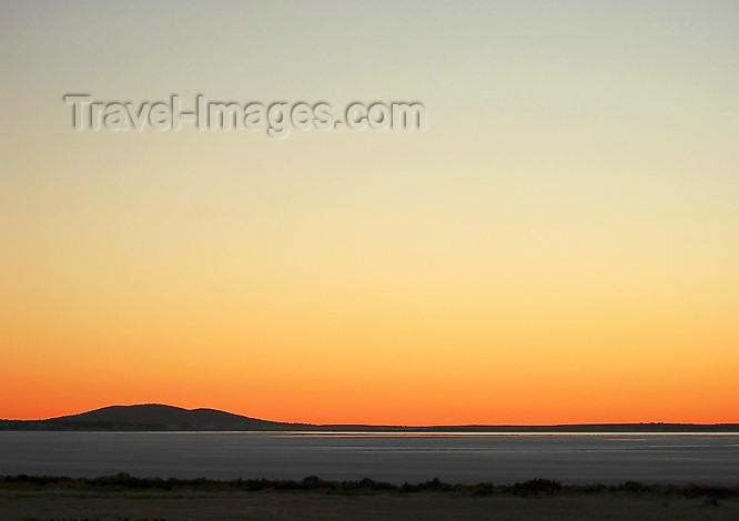 australia436: Australia -Mount and Lake Greenly (SA): sunset  Eyre Peninsula - photo by Luca Dal Bo - (c) Travel-Images.com - Stock Photography agency - Image Bank