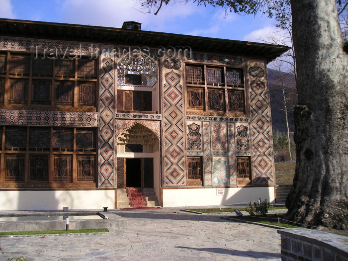 azer13: Azerbaijan - Sheki: Khan's palace - façade / Sheki Xan Sarayi  - photo by F.MacLachlan - (c) Travel-Images.com - Stock Photography agency - Image Bank