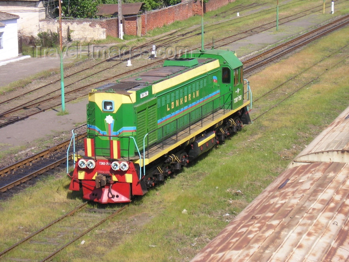 azer236: Azerbaijan - ADDY - Lankaran / Lenkoran / Lenkon: locomotive - train - Azerbaycan Doövlet Demir Yolu (photo by F.MacLachlan) - (c) Travel-Images.com - Stock Photography agency - Image Bank