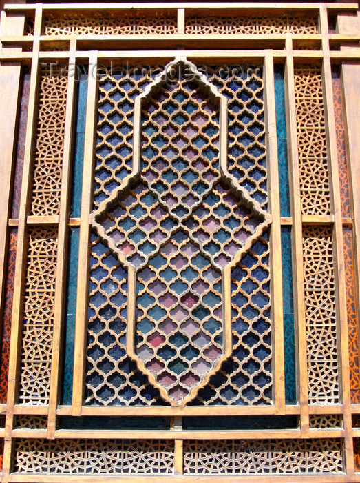 azer452: Sheki / Shaki - Azerbaijan: Sheki Khans' palace - external view of a shebeke window - wooden latticework assembled without nails or glue - Khansarai - photo by N.Mahmudova - (c) Travel-Images.com - Stock Photography agency - Image Bank