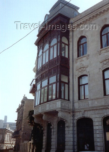 azer55: Azerbaijan - Baku: veranda - photo by Miguel Torres - (c) Travel-Images.com - Stock Photography agency - Image Bank