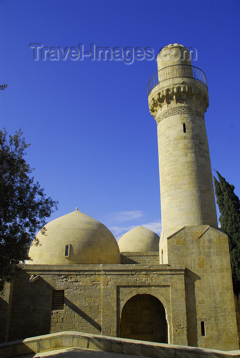 azer68: Azerbaijan - Baku: Royal Mosque at the Shirvan Shah's palace - UNESCO world heritage - old city - photo by M.Torres - (c) Travel-Images.com - Stock Photography agency - Image Bank