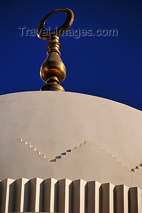 bahrain45: Manama, Bahrain: Yateem Mosque - dome and golden crescent - photo by M.Torres - (c) Travel-Images.com - Stock Photography agency - Image Bank