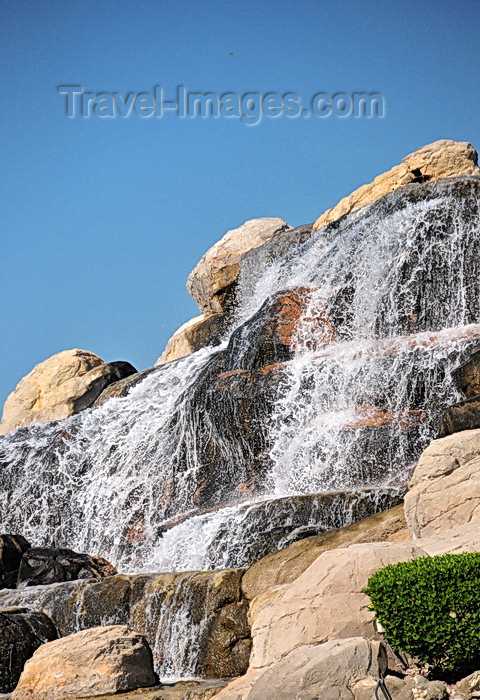 bahrain9: Muharraq, Muharraq Island, Bahrain: artificial waterfalls on Al Hidd Highway - oil makes everything possible in the desert - photo by M.Torres - (c) Travel-Images.com - Stock Photography agency - Image Bank