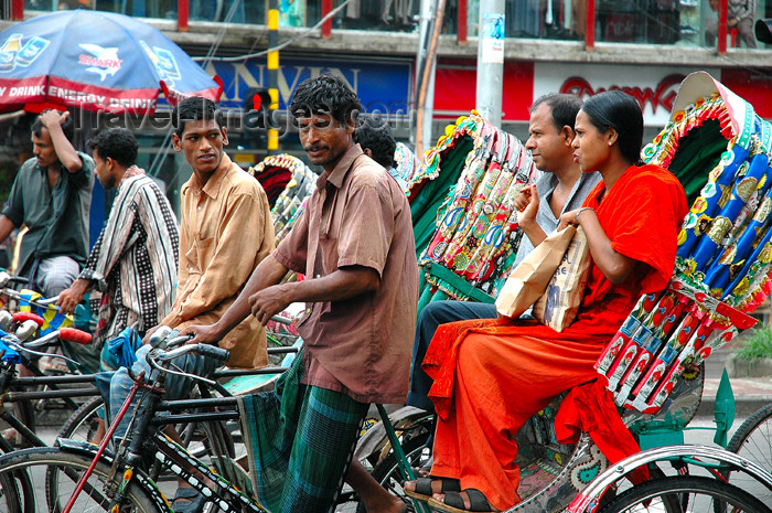 bangladesh1: Dhaka / Dacca, Bangladesh: rickshaws in the old city - Asian street scene - people - photo by K.Osborn - (c) Travel-Images.com - Stock Photography agency - Image Bank
