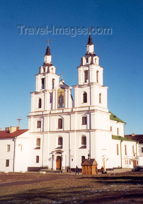 belarus11: Belarus - Minsk: glory in white - Cathedral of the Holy Ghost / St Dukhawski (photo by Miguel Torres) - (c) Travel-Images.com - Stock Photography agency - Image Bank