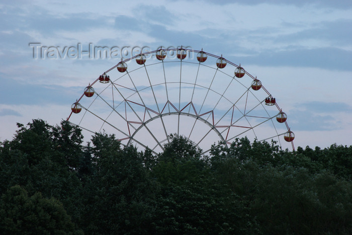 belarus37: Belarus - Minsk - Ferris wheel - photo by A.Stepanenko - (c) Travel-Images.com - Stock Photography agency - Image Bank