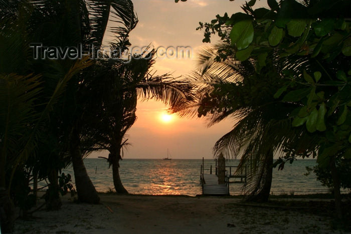 belize22: Belize - Caye Caulker: awating dock -sunset - photo by C.Palacio - (c) Travel-Images.com - Stock Photography agency - Image Bank