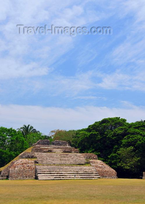 belize76: Altun Ha Maya city, Belize District, Belize: Plaza A - pyramid A-3 - Mayan temple of wind - photo by M.Torres - (c) Travel-Images.com - Stock Photography agency - Image Bank