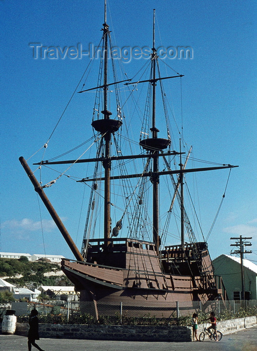 bermuda15: Bermuda - St George - Ordnance Island: replica of a 17th century English ship in the harbour - the 'Deliverance', from the Virginia Company - photo by G.Frysinger - (c) Travel-Images.com - Stock Photography agency - Image Bank