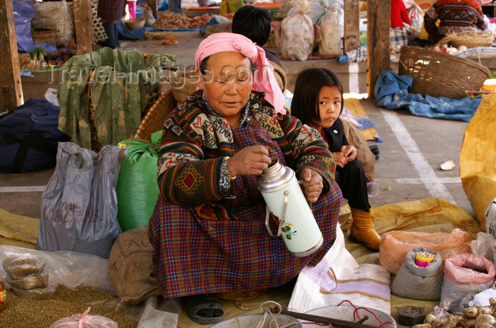 bhutan186: Bhutan - Thimphu - the market - tea time - photo by A.Ferrari - (c) Travel-Images.com - Stock Photography agency - Image Bank