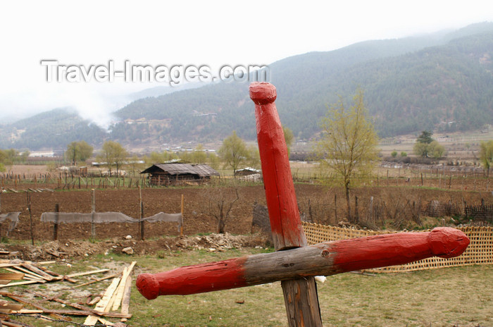 bhutan318: Bhutan - Jakar - phallus - symbol of fertility on a fence - photo by A.Ferrari - (c) Travel-Images.com - Stock Photography agency - Image Bank