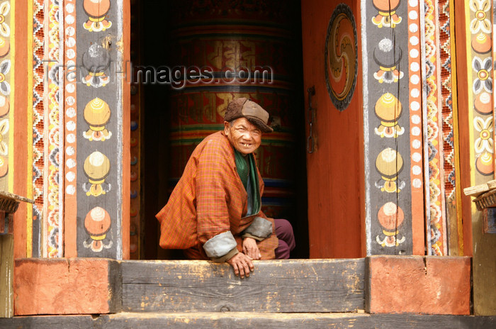 bhutan356: Bhutan - ld smiling man, in the Ugyen Chholing palace - photo by A.Ferrari - (c) Travel-Images.com - Stock Photography agency - Image Bank