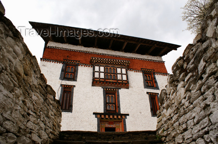 bhutan53: Bhutan - Jakar - main administrative building of the Jakar Dzong - photo by A.Ferrari - (c) Travel-Images.com - Stock Photography agency - Image Bank