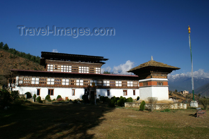 bhutan95: Bhutan - Paro: Gangtey palace - hotel - built by His Highness Dawa Penjor - photo by A.Ferrari - (c) Travel-Images.com - Stock Photography agency - Image Bank