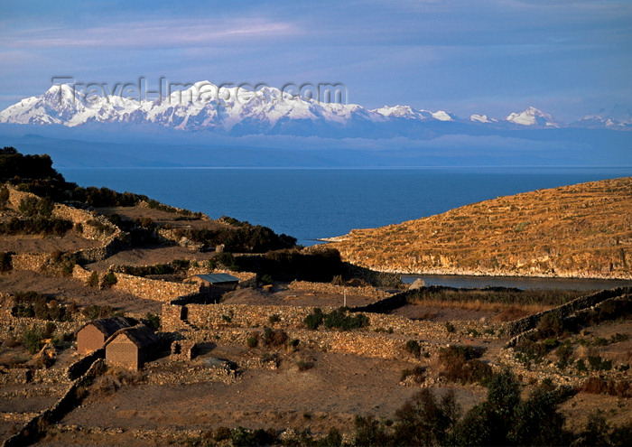 bolivia149: Isla del Sol, Lake Titicaca, Manco Kapac Province, La Paz Department, Bolivia: Nevado illampu (7010 m) is visible behind the village of Challapampa - photo by C.Lovell - (c) Travel-Images.com - Stock Photography agency - Image Bank
