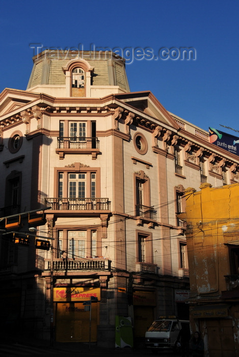 bolivia19: La Paz, Bolivia: building on the eastern corner of Plaza Murillo - Calles Bolivar and Ballivián - photo by M.Torres - (c) Travel-Images.com - Stock Photography agency - Image Bank