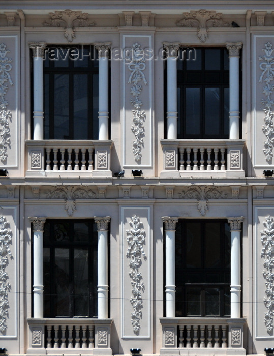 bolivia57: La Paz, Bolivia: Galeria La Republica - façade with stucco decoration - Plaza de San Francisco, Calle Sagárnaga - photo by M.Torres - (c) Travel-Images.com - Stock Photography agency - Image Bank
