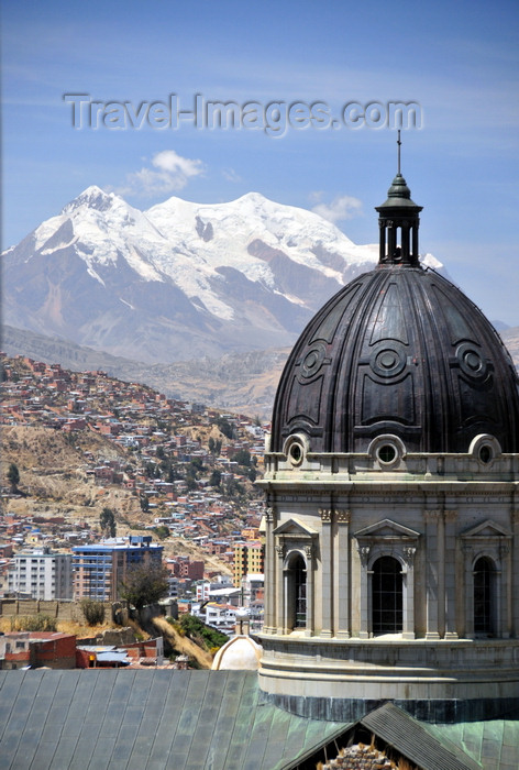 bolivia64: La Paz, Bolivia: dome and drum lantern of the Metropolitan Cathedral against the Illimani mountain, the highest peak in the Cordillera Real, Andes - photo by M.Torres - (c) Travel-Images.com - Stock Photography agency - Image Bank