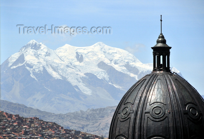 bolivia65: La Paz, Bolivia: dome of the Metropolitan Cathedral, Illimani mountain and shanty towns in between - photo by M.Torres - (c) Travel-Images.com - Stock Photography agency - Image Bank