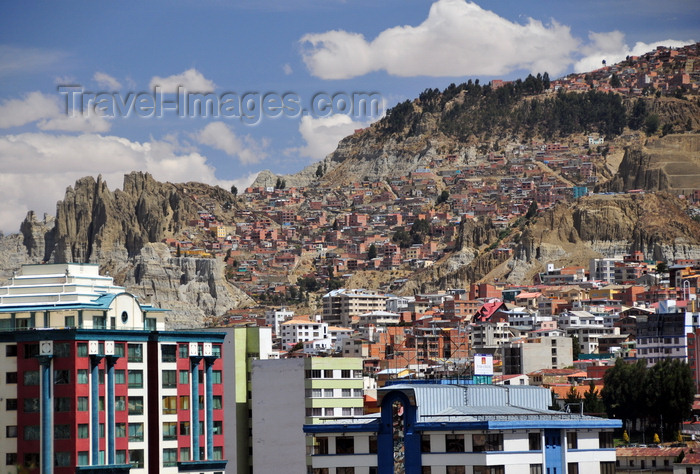 bolivia97: La Paz, Bolivia: eroded scarps and modest houses in the suburbs - photo by M.Torres - (c) Travel-Images.com - Stock Photography agency - Image Bank