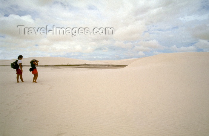 brazil128: Brazil / Brasil - Lençóis (Maranhão): in the sand / na areia - photo by F.Rigaud - (c) Travel-Images.com - Stock Photography agency - Image Bank