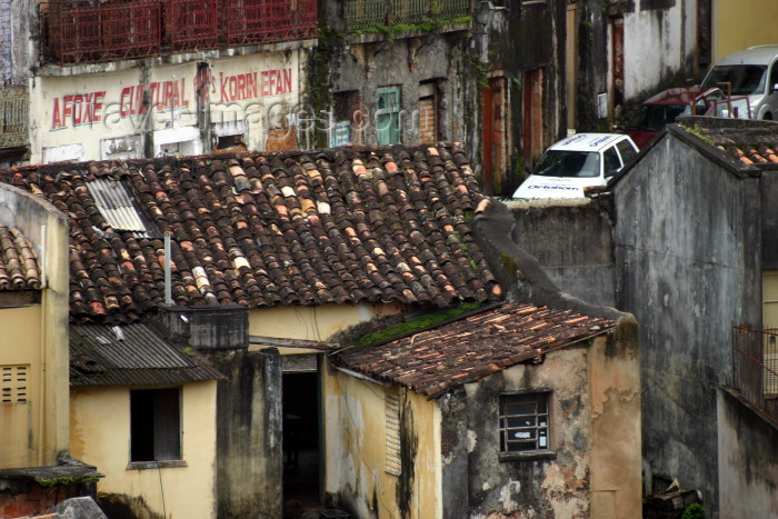 brazil81: Brazil / Brasil - Salvador (Bahia): old roofs / velhos telhados - photo by N.Cabana - (c) Travel-Images.com - Stock Photography agency - Image Bank