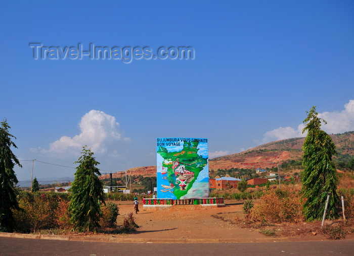 burundi4: Bujumbura, Burundi: roundabout at the city's exit - Bujumbura wishes you a good journey - photo by M.Torres - (c) Travel-Images.com - Stock Photography agency - Image Bank