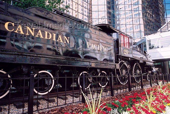 canada175: Canada / Kanada - Calgary (Alberta): steam locomotive at  Canadian Pacific Railway HQ (photo by M.Torres) - (c) Travel-Images.com - Stock Photography agency - Image Bank