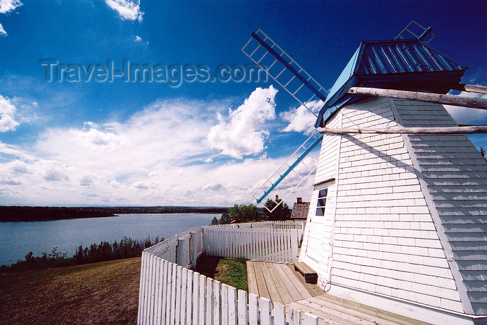 canada181: Canada / Kanada - Calgary, Alberta: Heritage park - windmill - photo by M.Torres - (c) Travel-Images.com - Stock Photography agency - Image Bank
