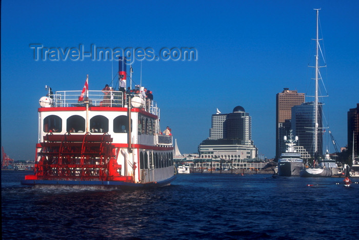 canada2: Vancouver, BC, Canada: paddlewheel boat in Burrad Indlet - city skyline and cruise ship at Canada Place pier - photo by D.Smith - (c) Travel-Images.com - Stock Photography agency - Image Bank