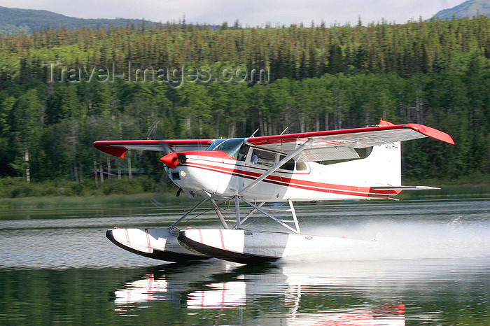 canada557: Skitine river, BC, Canada: seaplane - C-GORH - photo by R.Eime - (c) Travel-Images.com - Stock Photography agency - Image Bank