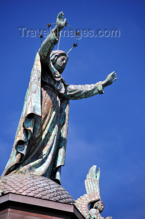 canada606: Montreal, Quebec, Canada: Notre-Dame-de-Bon-Secours chapel - Our Lady of Perpetual Help spreads her arms wide to the St. Lawrence and blesses mariners - sculpture by P. Laperle - Vieux-Montréal - photo by M.Torres - (c) Travel-Images.com - Stock Photography agency - Image Bank