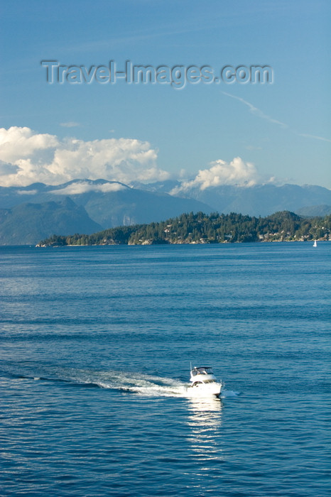 canada666: outside Vancouver, BC, Canada: boat in Howe Sound - photo by D.Smith - (c) Travel-Images.com - Stock Photography agency - Image Bank