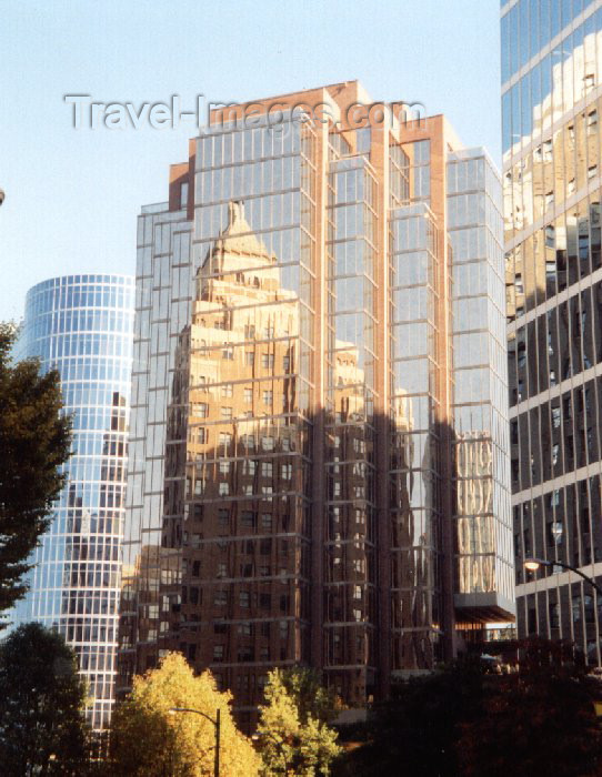canada9: Canada / Kanada - Vancouver: reflections - glass façade - photo by M.Torres - (c) Travel-Images.com - Stock Photography agency - Image Bank