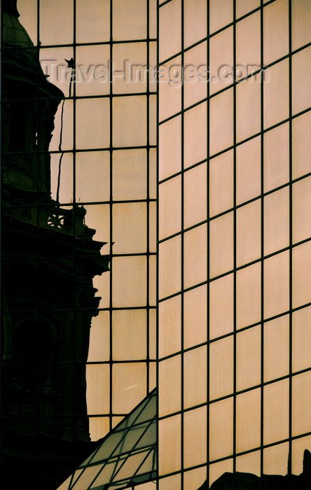 chile139: Santiago de Chile: Plaza de Armas - Metropolitan Cathedral reflected on the glass façade of an office tower - Catedral Metropolitana de Santiago - photo by M.Torres - (c) Travel-Images.com - Stock Photography agency - Image Bank