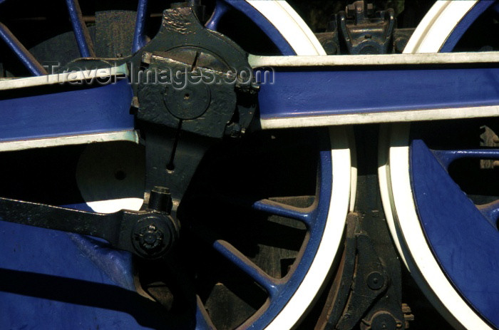 chile36: Chile - Santiago (RM): train wheels - steam locomotive - open air railway museum | ruedas de una locomotora de vapor - Museo Ferroviario - photo by W.Schipper - (c) Travel-Images.com - Stock Photography agency - Image Bank