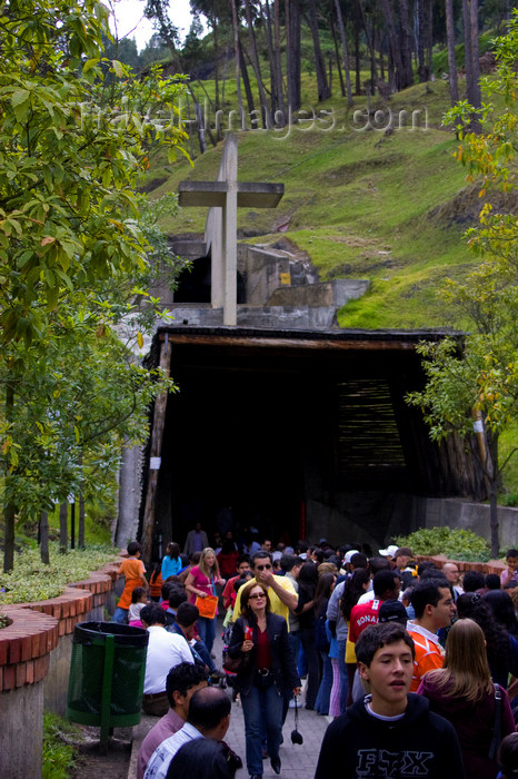 colombia32: Zipaquirá, department of Cundinamarca, Colombia: pilgrims at the main entrance to the Salt Cathedral of Zipaquirá - Catedral de Sal de Zipaquirá - photo by E.Estrada - (c) Travel-Images.com - Stock Photography agency - Image Bank