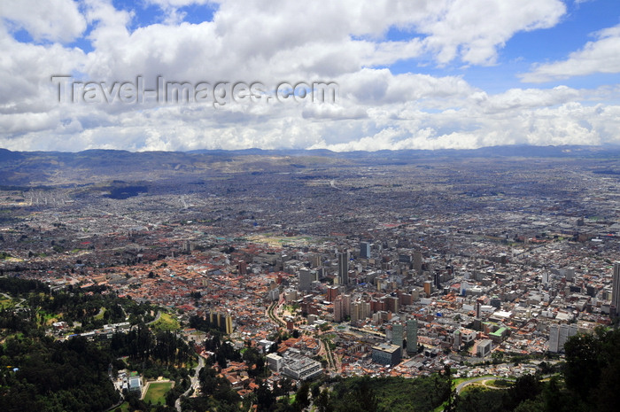 colombia66: Bogotá, Colombia: general view of Bogotá from Monserrate Hill - sprawling city, limited only by the mountains - the capital is also the most populous city in the country - Distrito Capital - photo by M.Torres - (c) Travel-Images.com - Stock Photography agency - Image Bank