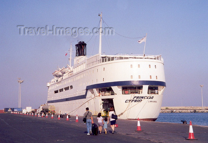 cyprus16: Cyprus - Limassol / Lemessos / Leymosun / QLI : passenger ship in the harbour the harbour - tourists leave for Beirut - photo by Miguel Torres - (c) Travel-Images.com - Stock Photography agency - Image Bank
