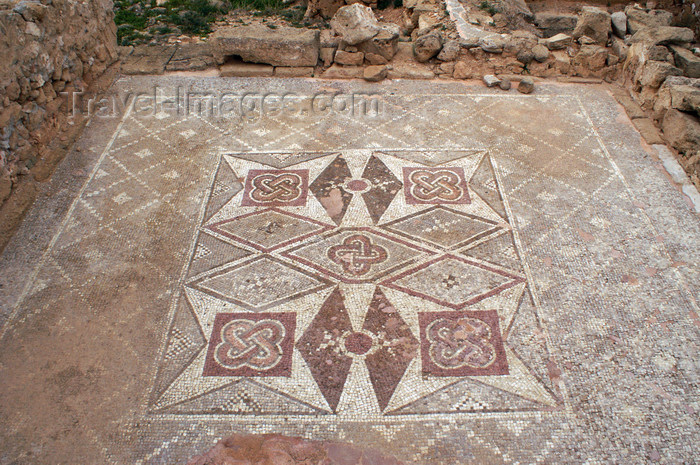 cyprus94: Paphos, Cyprus: outdoor Roman mosaic - geometrical motives - photo by A.Ferrari - (c) Travel-Images.com - Stock Photography agency - Image Bank