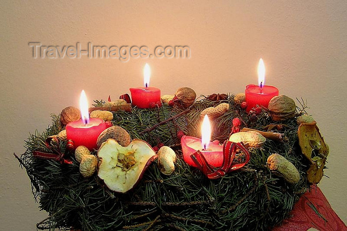 czech254: Czech republicCzech Republic - Christmas wreath with candles - photo by J.Kaman - (c) Travel-Images.com - Stock Photography agency - Image Bank