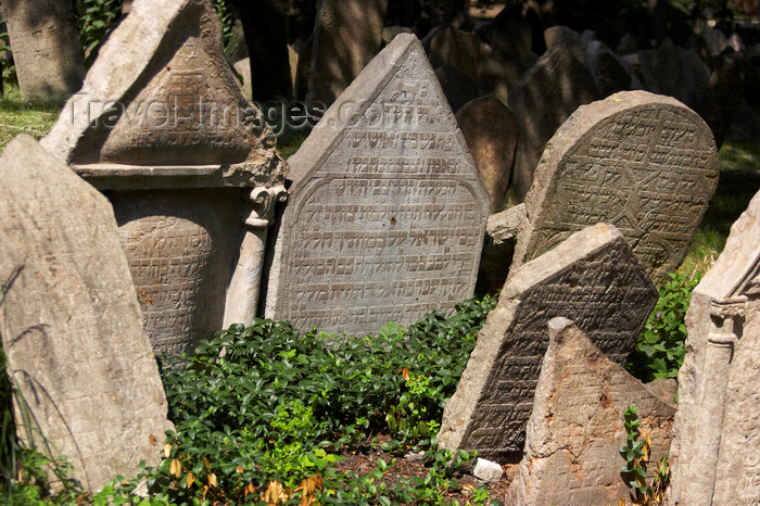czech446: Jewish Cemetery, Prague, Czech Republic - photo by H.Olarte - (c) Travel-Images.com - Stock Photography agency - Image Bank