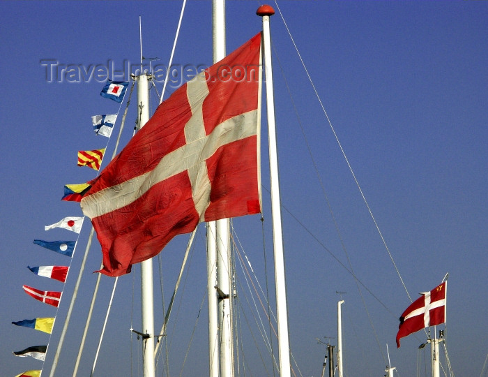 denmark10: Copenhagen: Danish flags  - Nyhavn / New Harbor - photo by G.Friedman - (c) Travel-Images.com - Stock Photography agency - Image Bank