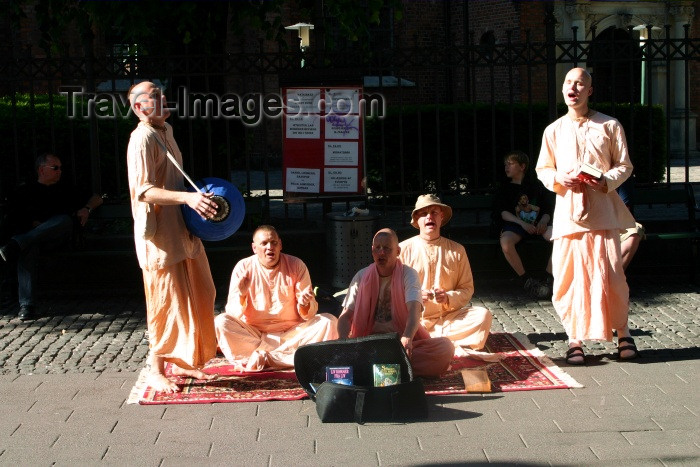 denmark44: Denmark - Copenhagen: Hare Krishna gang sings their mantra - photo by C.Blam - (c) Travel-Images.com - Stock Photography agency - Image Bank