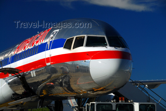 dominican195: Punta Cana, Dominican Republic: American Airlines Boeing 757-223 N689AA - Punta Cana International Airport - PUJ / MDPC - photo by M.Torres - (c) Travel-Images.com - Stock Photography agency - Image Bank