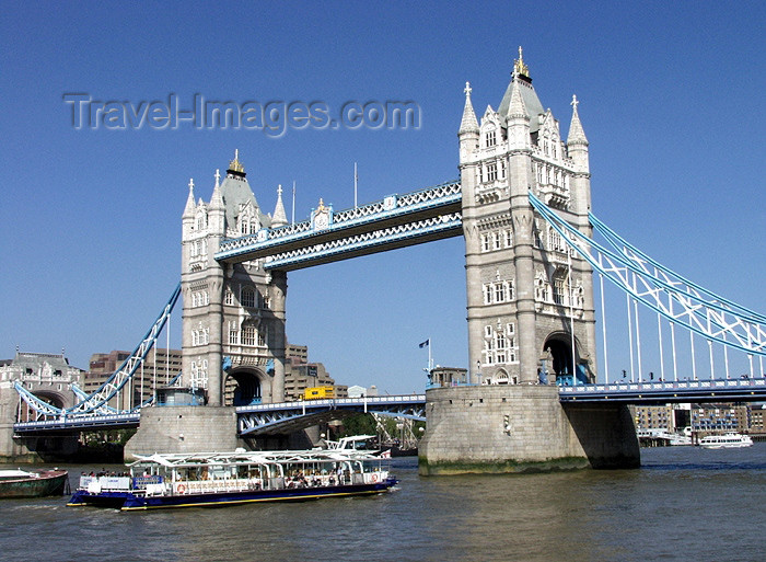 england163: London: Tower bridge and tour boat - Thames river - photo by K.White - (c) Travel-Images.com - Stock Photography agency - Image Bank